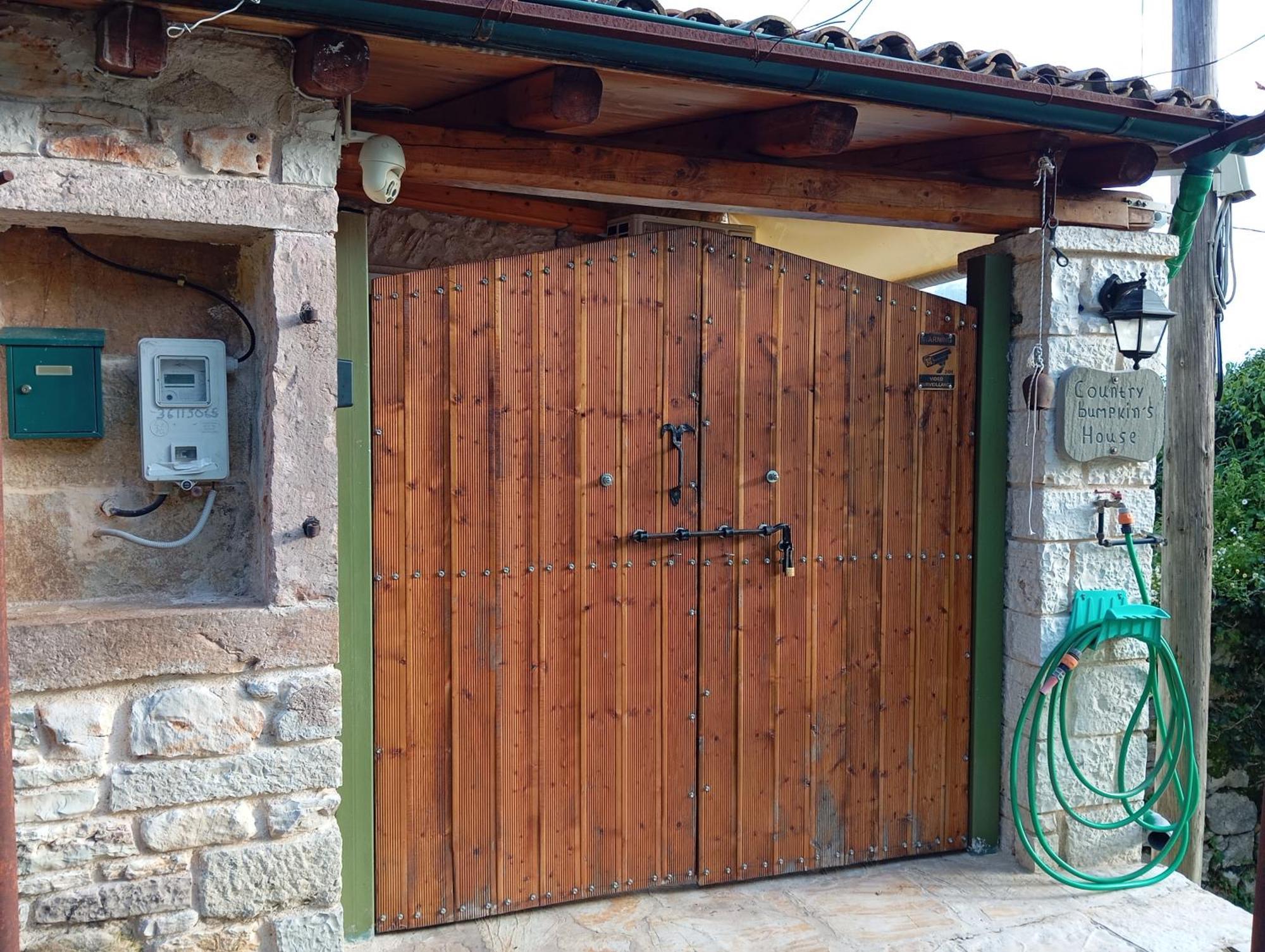 Country-Bumpkin'S House Vila Karyotikon Exterior foto